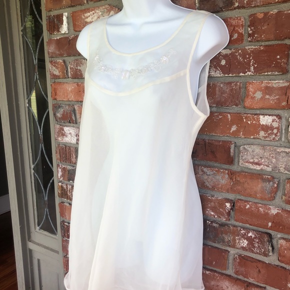 Victoria Secret white gown size small - Picture 3 of 7